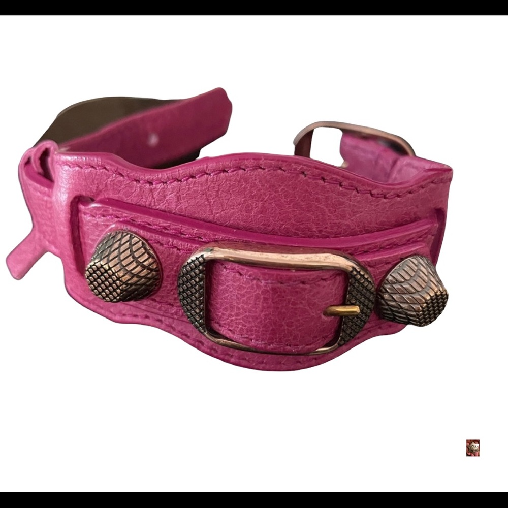 🎉🎉HOST PICK🎉🎉Vintage Balenciagia caged Leather Bracelet with Gold Hardware.